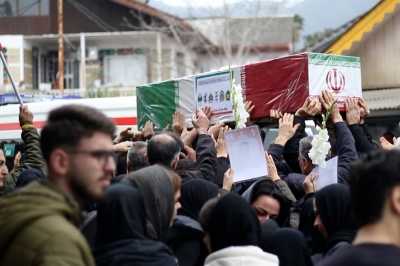 پیکر مطهر شهید ناوشکن دنا بر دستان مردم دیوشل لنگرود تشییع شد